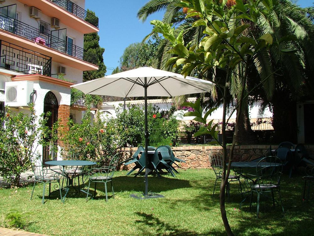 Hotel Carmen Teresa Торремолинос Экстерьер фото