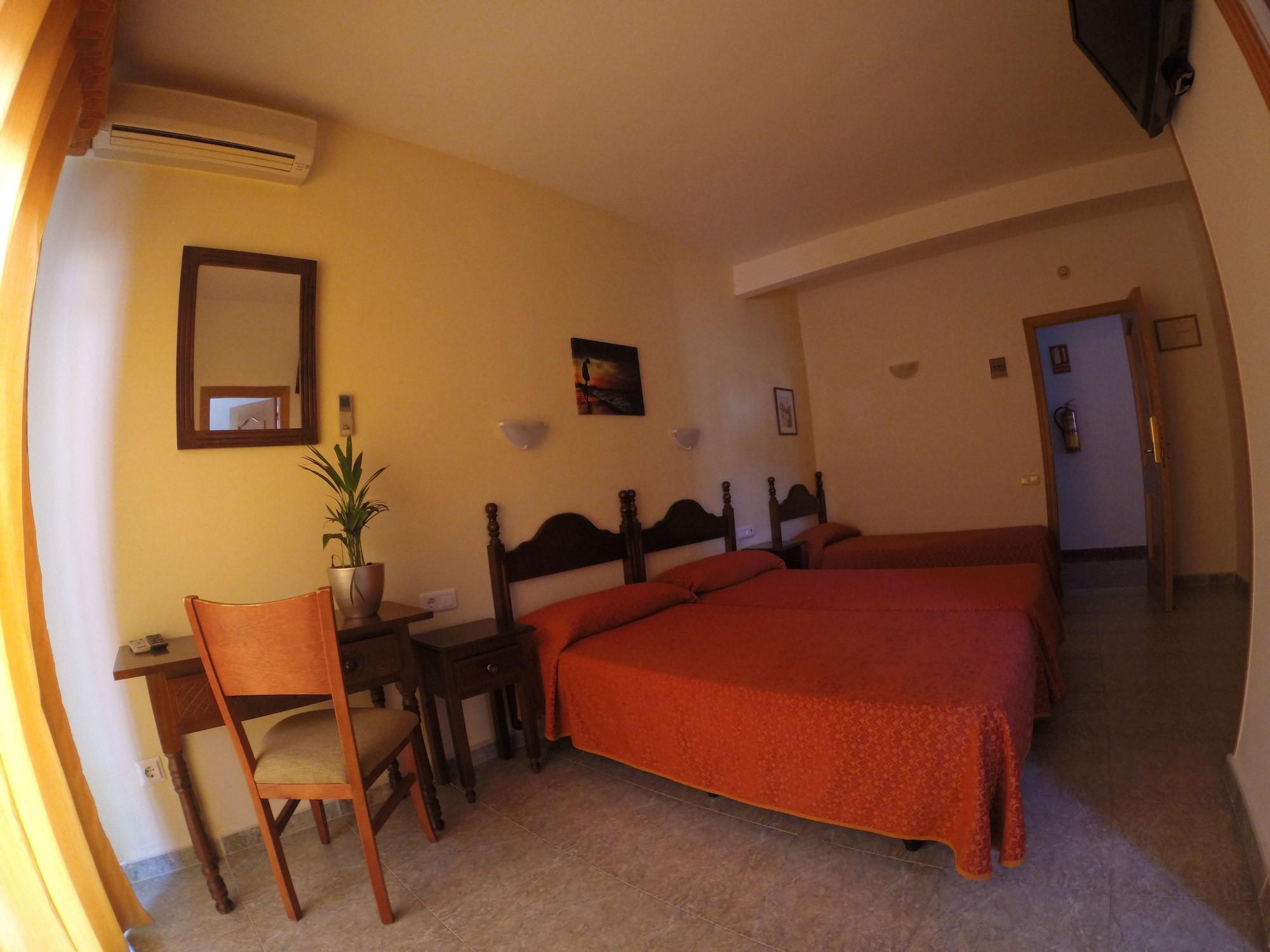 Hotel Carmen Teresa Торремолинос Экстерьер фото