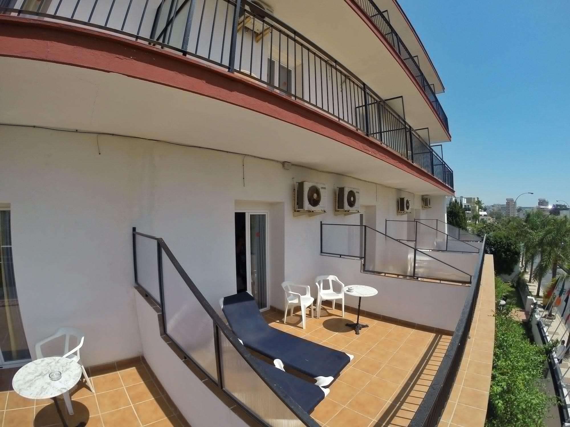 Hotel Carmen Teresa Торремолинос Экстерьер фото