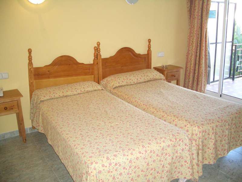 Hotel Carmen Teresa Торремолинос Экстерьер фото