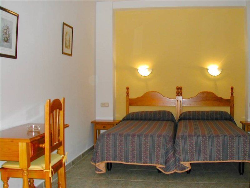 Hotel Carmen Teresa Торремолинос Экстерьер фото
