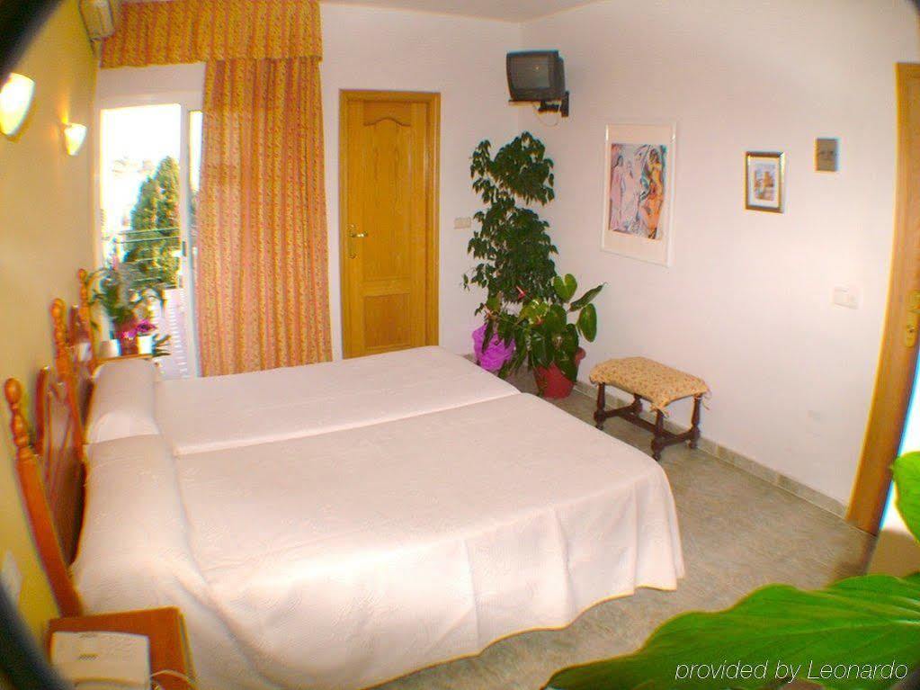 Hotel Carmen Teresa Торремолинос Экстерьер фото