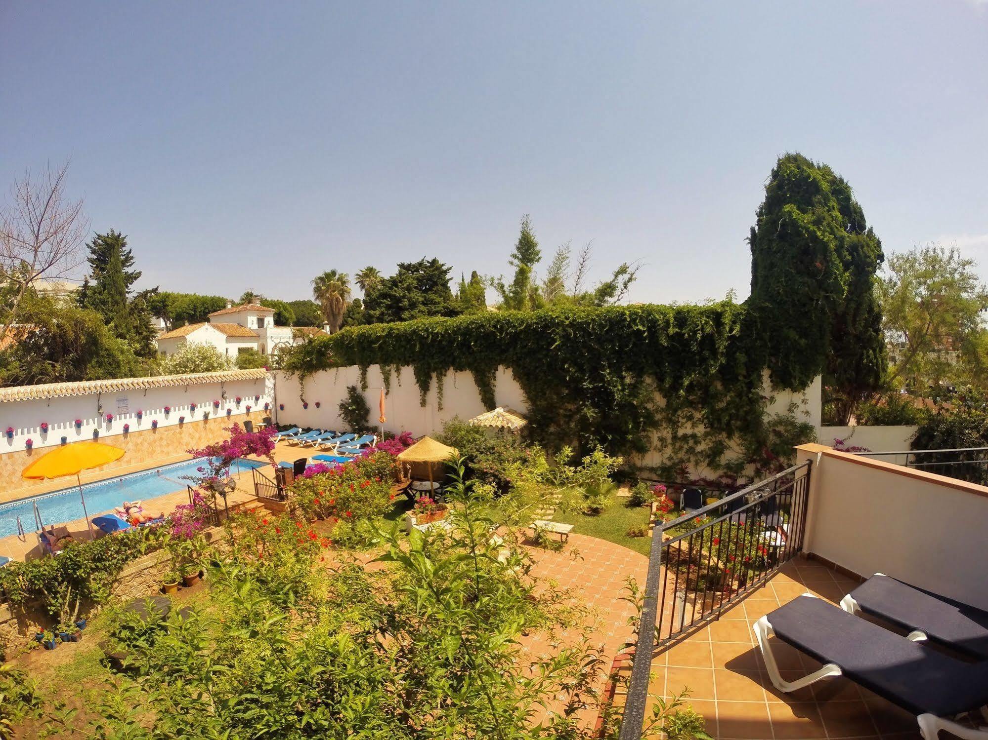 Hotel Carmen Teresa Торремолинос Экстерьер фото