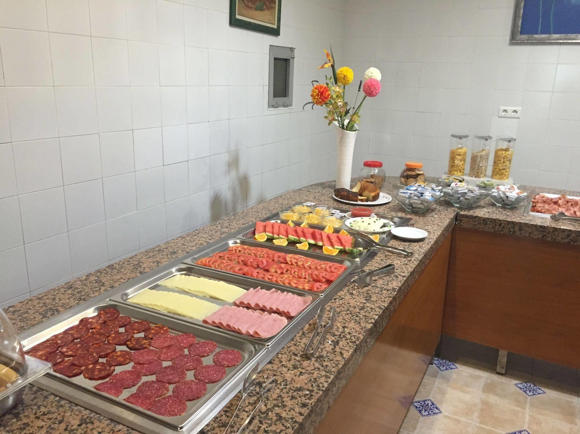 Hotel Carmen Teresa Торремолинос Экстерьер фото